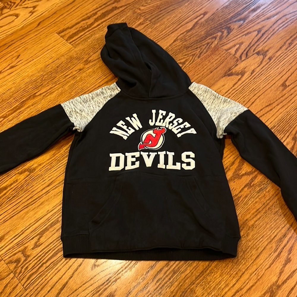 NHL Boy’s New Jersey Devils Hoodie Size Youth S (8)